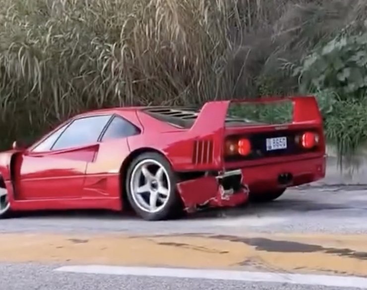 разбитый феррари ф40, Ferrari F40, суперкар Ferrari, Ландо Норрис