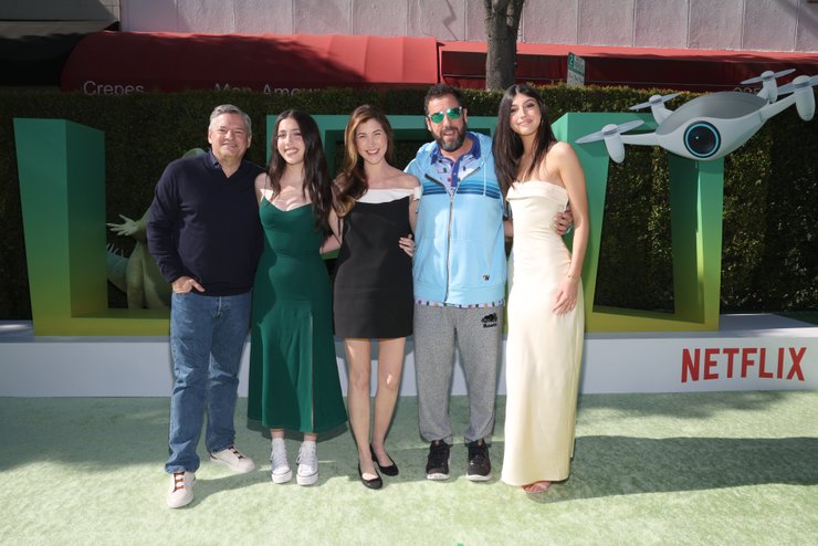 Адам Сендлер з родиною