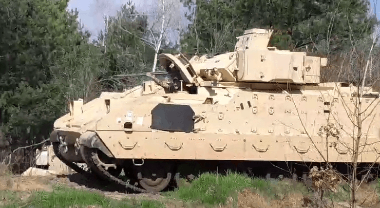 БМП Bradley в Україні, БМП Bradley, Bradley, машини Bradley, Bradley, Bradley у пікселі