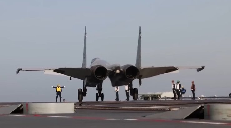 электромагнитная катапульта на авианосце Фуцзянь