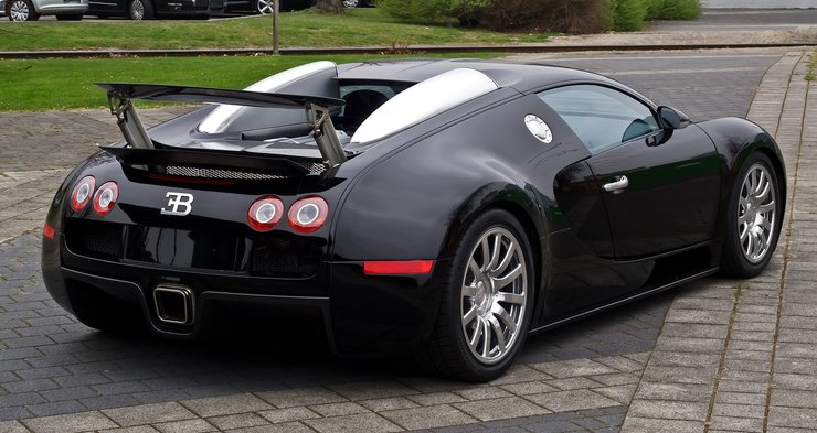 Антикрыло суперкара выполняет роль аэрогальма