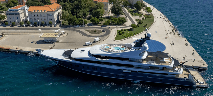 Трамп яхта Phoenix 2