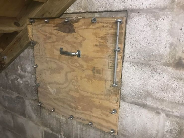 Тайный ход, секретный тоннель в доме, люк в подвале, интересные находки, курьезы, странные истории