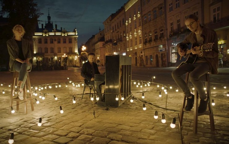 Океан Ельзи, Один в каноэ, Місто весни, гимн Львова, песня про Львов
