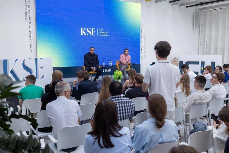 Студентті есекке ренжітті