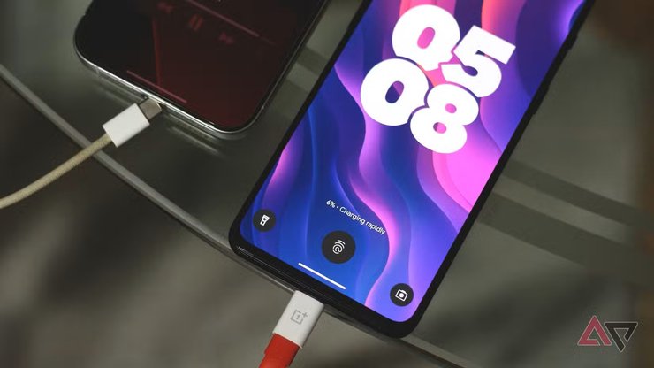 Смартфоны на зарядке