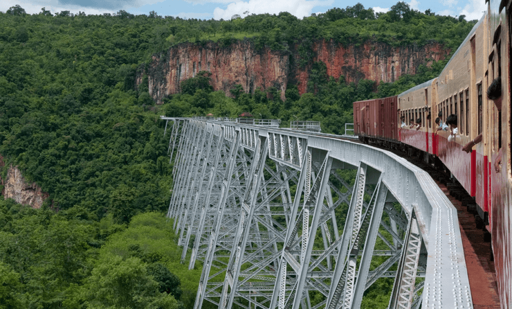 у М'янмі зруйновано цінний міст
