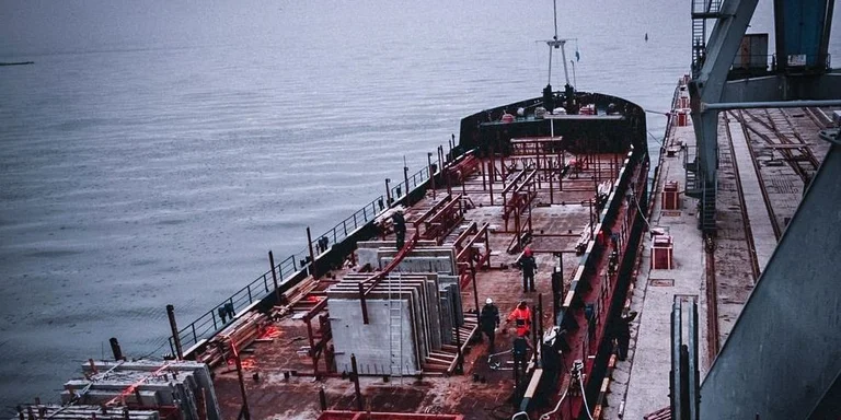 Окупанти обстрілюють порти України, щоб спровокувати продовольчу кризу, — Кулеба