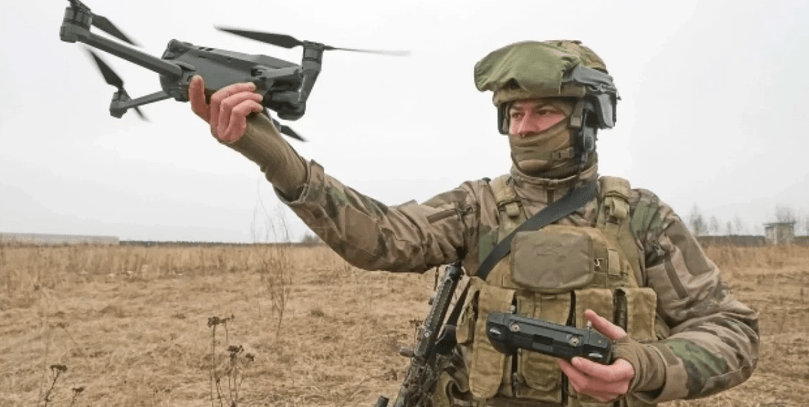 20 российских FPV-дронов за две минуты: десантники показали бои в Покровске (видео)