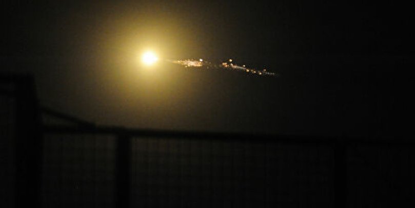 Вибухи у Києві та низці областей: росіяни атакують Україну "Шахедами", у столиці спалахнула пожежа