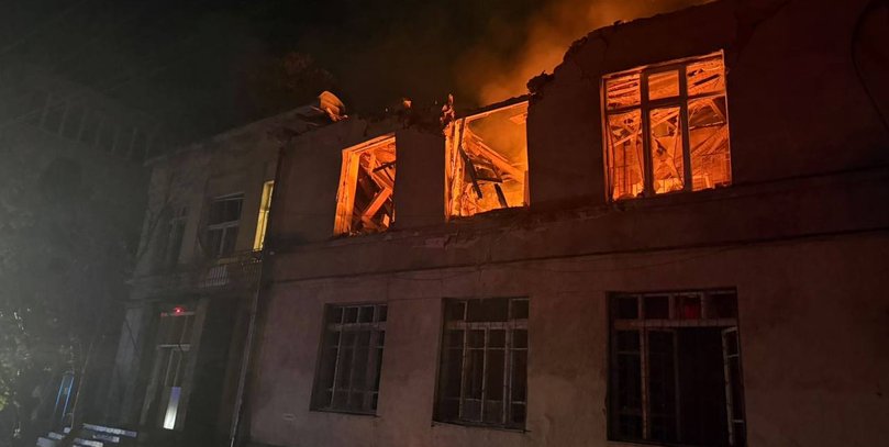 Одесу атакували дві хвилі дронів: є руйнування, багато постраждалих (фото)