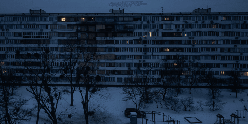 "Енергетики зробили неможливе": у Києві послабили графіки відключень світла будинкам без тепла