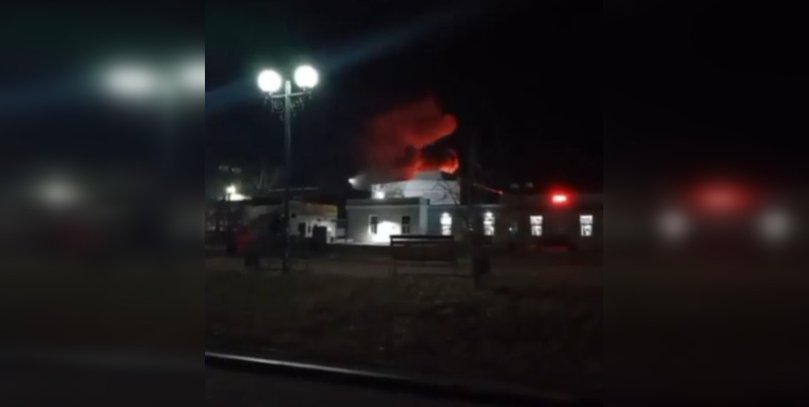 6500 км від України: в РФ горить єдиний завод, де виробляють винищувачі Су-35 та Су-57 (відео)