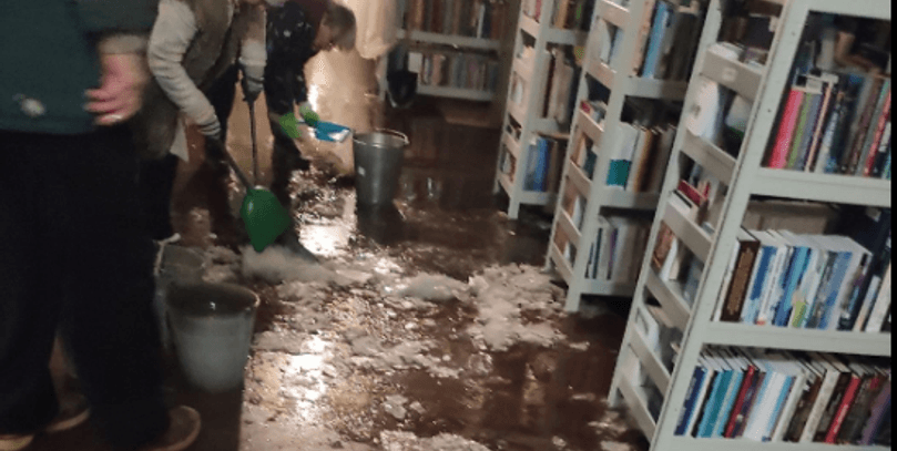 У Києві обстрілами РФ пошкоджено Книжкову палату: під загрозою втрати 15 мільйонів книжок