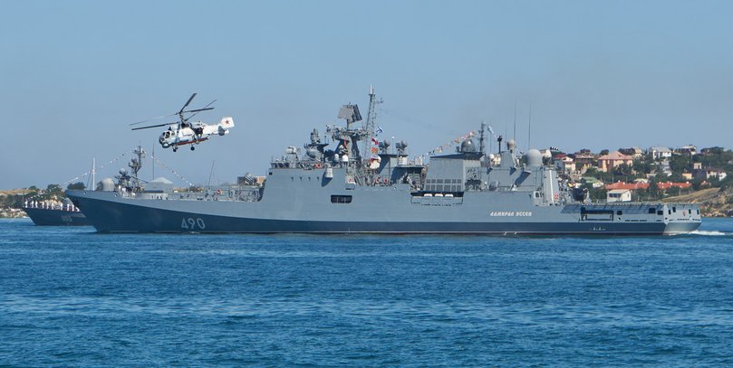 Як FP-1 вдалось влучити по фрегату "Адмірал Ессен" у Новоросійську: попри кулемет з лазером (відео)