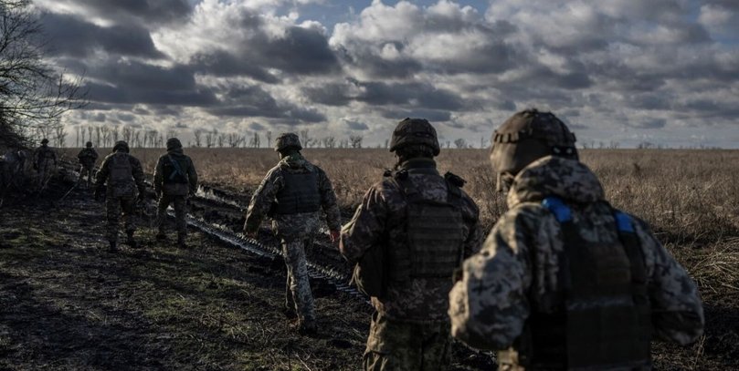 Военное положение в Украине продлят еще на 90 суток: президент подал законопроект в Раду, детали