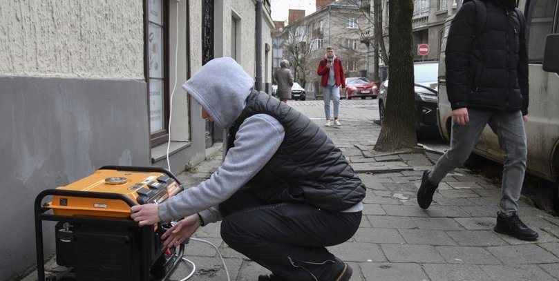 ДТЭК опубликовал графики отключений на 6 марта: у кого света не будет только вечером