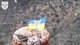 Под Бахмутом над позициями ВС РФ пограничники установили флаг Украины (видео)