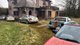 В заброшенном поместье нашли ничейную коллекцию редких и старинных авто (видео)