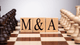 Объем мирового рынка слияний и поглощений в первом квартале упал на 25%