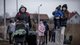 Большинство из западных областей: сколько украинцев уехали в Польшу этой зимой (опрос)