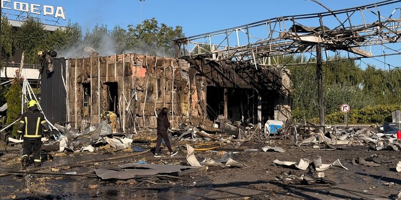 Двоє загиблих і 25 постраждалих, горіли АЗС і склади: які наслідки ранкової атаки дронів на Київ