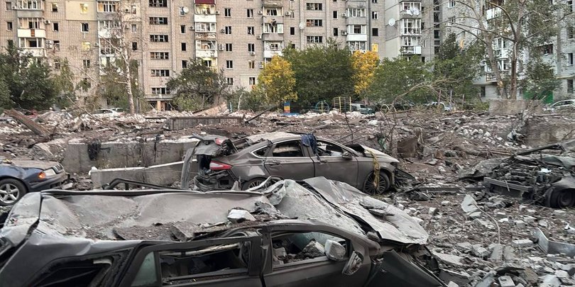 Росія завдала ракетного удару по Кременчуку: у місті — масштабні руйнування (фото, відео)