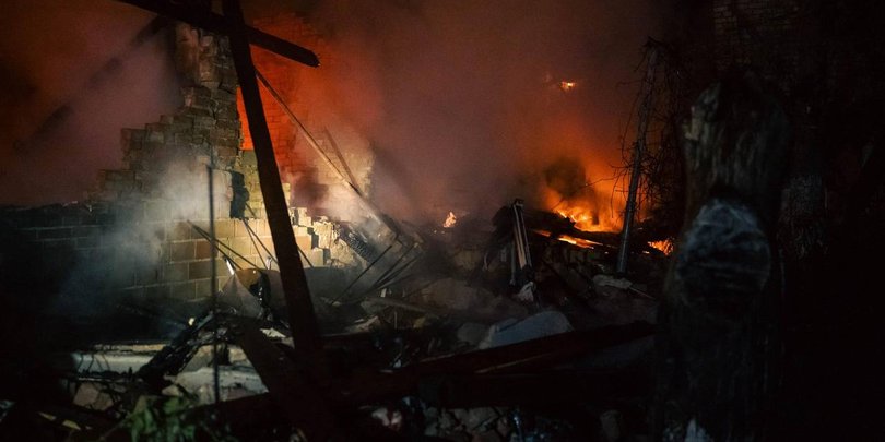 Массированный обстрел Украины: в Киеве растет число погибших, в области пожары и разрушения
