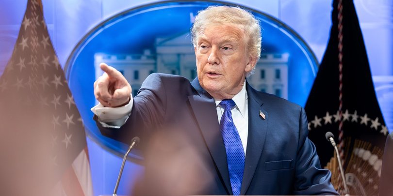"Україні треба змінити лідера": Трамп знову звинуватив Зеленського в атаках на російські НПЗ (відео)