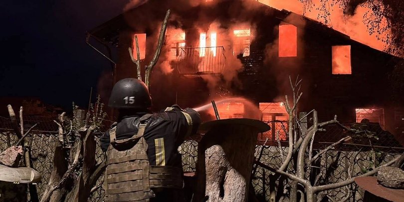 ЗС РФ вночі атакували три райони Києва, четверо осіб постраждало: деталі (фото)