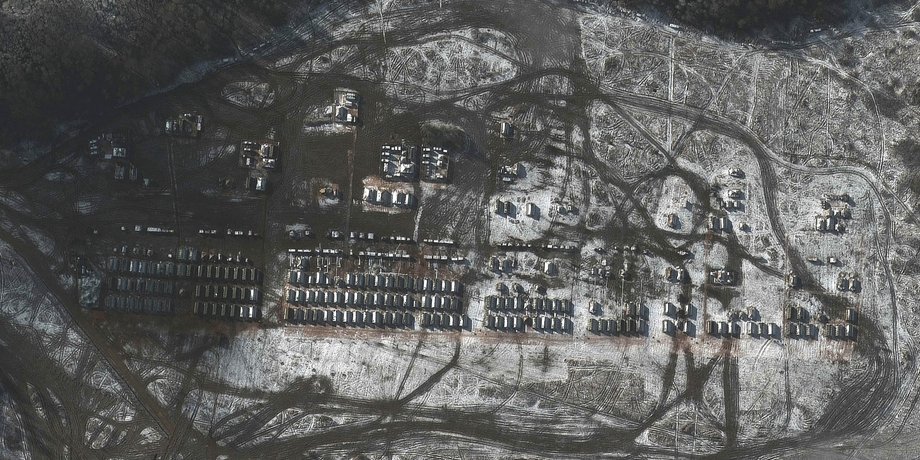 В США опубликовали новые спутниковые снимки с войсками РФ возле Украины
