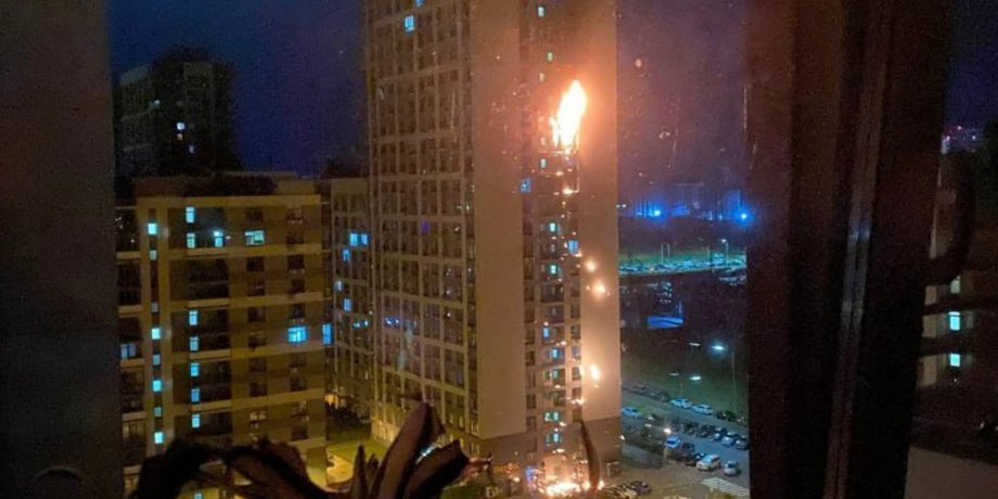 У Києві є руйнування будинків та пожежі: що відомо про перші наслідки масованої атаки РФ (фото)