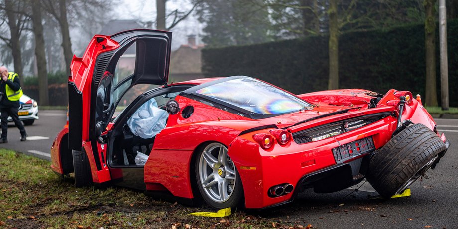 Ferrari Enzo, суперкар, автомобиль Ferrari, авария Ferrari