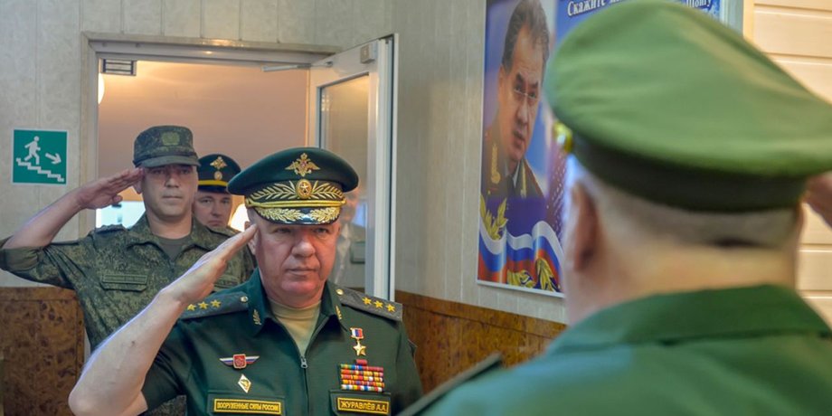 Російські генерали, звільнення генералів, якість командування, нестача офіцерів, розстріл на полігоні, провали командування