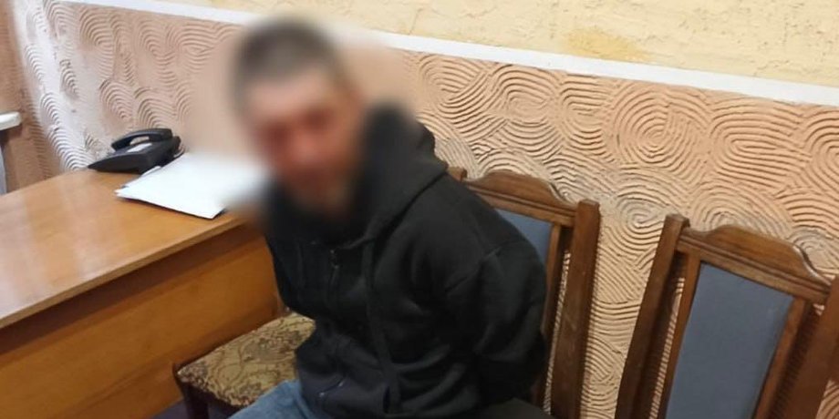 Чоловік напав на поліцію