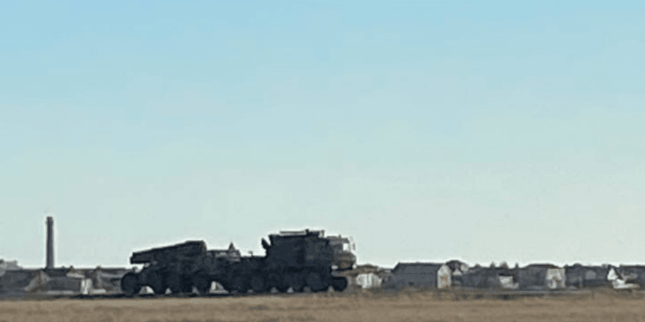 военная техника РФ, дома, дорога