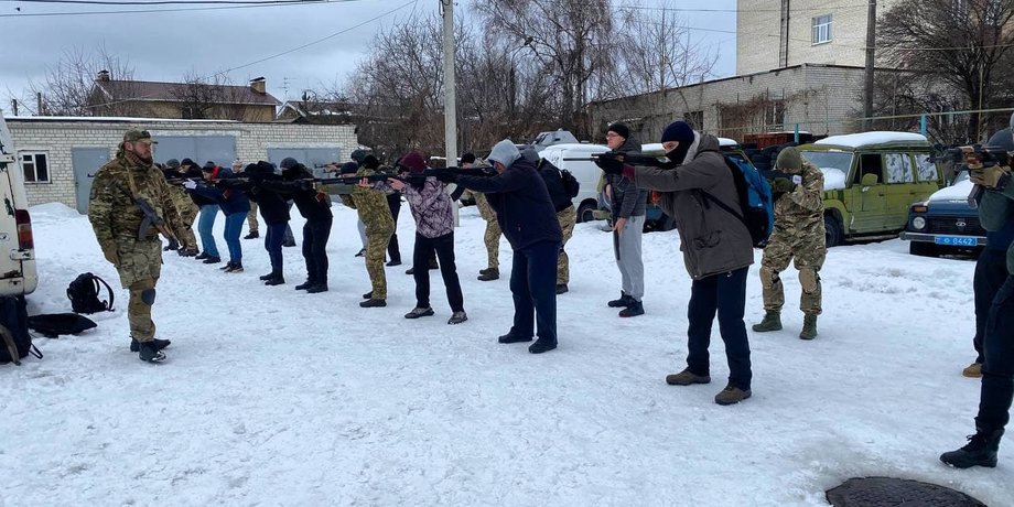 обучение владением оружия