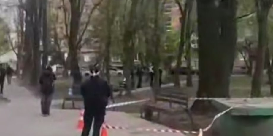 У Хмельницькому у дворі сталася стрілянина