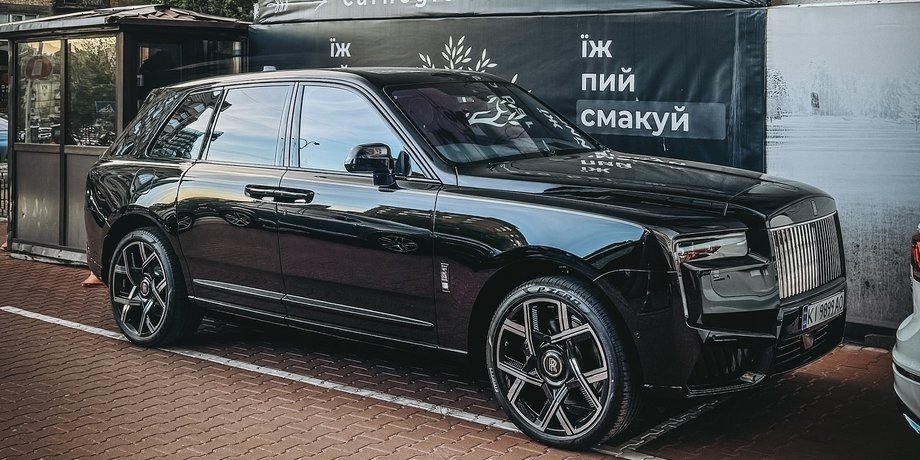 Rolls-Royce Cullinan Black Badge, Rolls-Royce Cullinan, новий Rolls-Royce Cullinan, кросовер Rolls-Royce