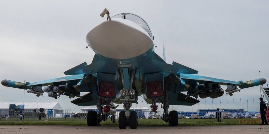 бомбардировщик Су-32