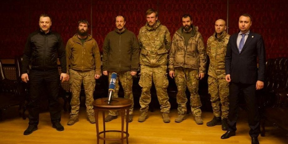Обмен пленными военнопленные офицеры Азов Азовсталь освобождение