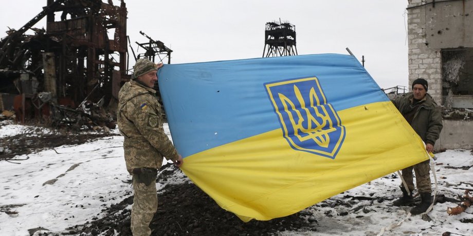 ВСУ возле разрушенной боевиками шахты "Бутовка" / Фото: УНИАН