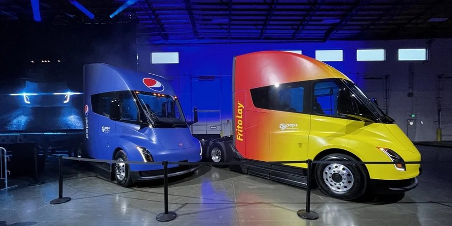 Tesla Semi 2023, Tesla Semi, Tesla Semi Pepsi, новая Tesla Semi , грузовик Tesla Semi, электромобиль Tesla Semi