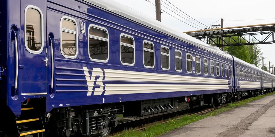 Поїзд "Дніпро-Львів" понад 15 разів евакуювали через атаку РФ пасажирський поїзд "Укрзалізниці"