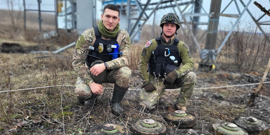 Вибухотехніки, поліція, міни, мінне поле, Харківська область, Куп'янський район, фото