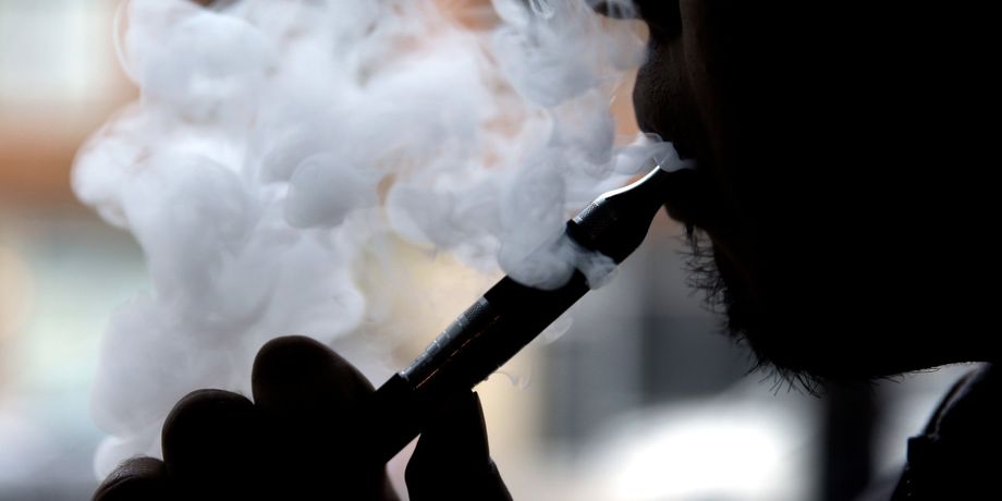 Верховна Рада, електронні сигарети, куріння, штраф за куріння, штраф за електронні сигарети в Україні