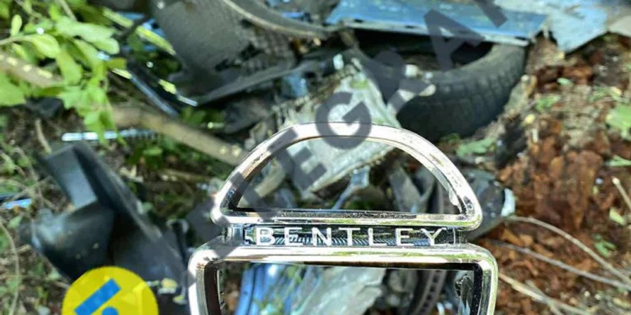 Bentley Bentayga, новости Киева, дтп киев, люксовое авто, водитель, дерево
