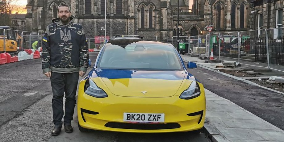 Шотландець Девід та його Tesla, фото