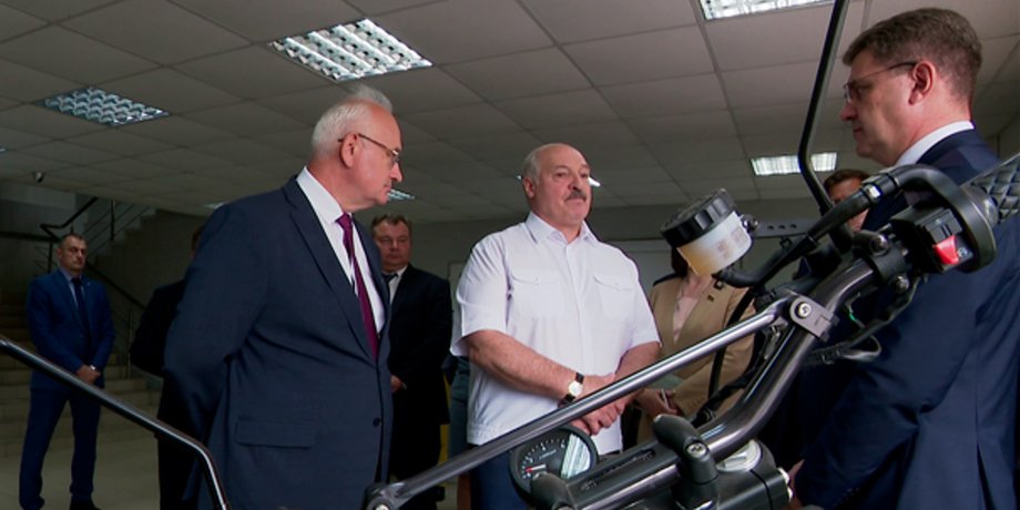 лукашенко на заводі Мінськ