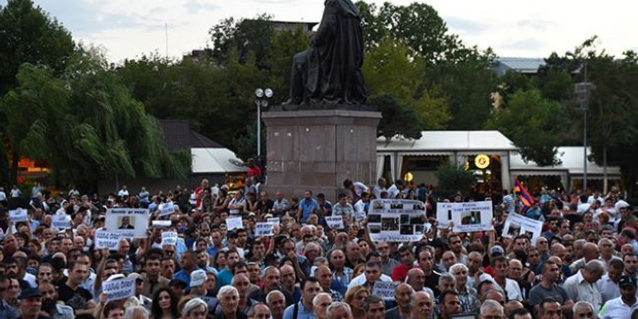 Митинг в Ереване / Фото: newsarmenia.am